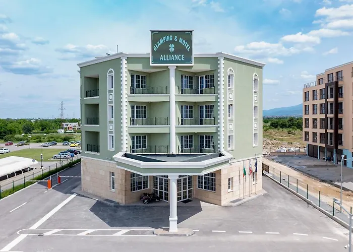 Glamping Alliance 4* 플로브디프